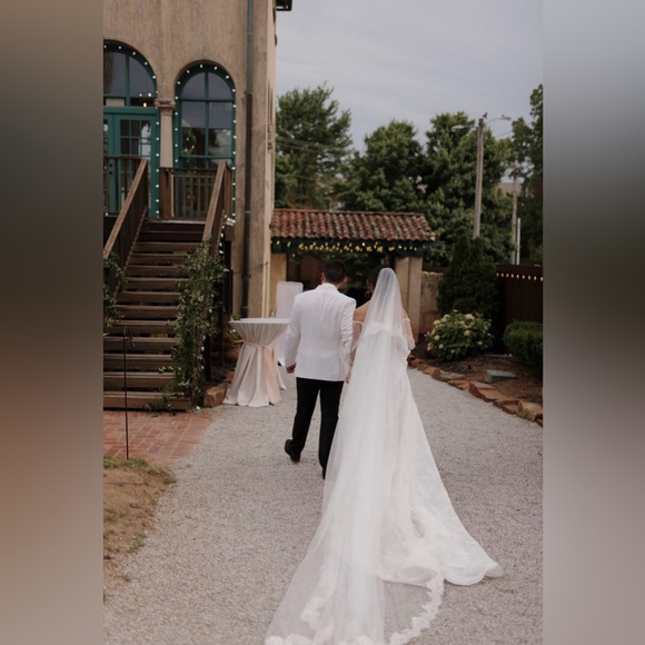 flora RENE wedding gown - Picture 8 of 9